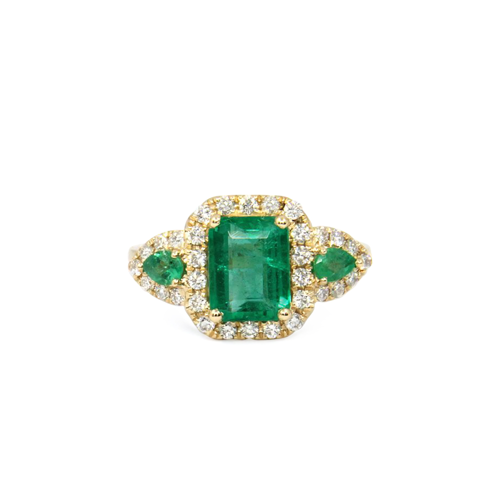 Classic Three Stone Diamond & Emerald Ring In 18K Yellow Gold